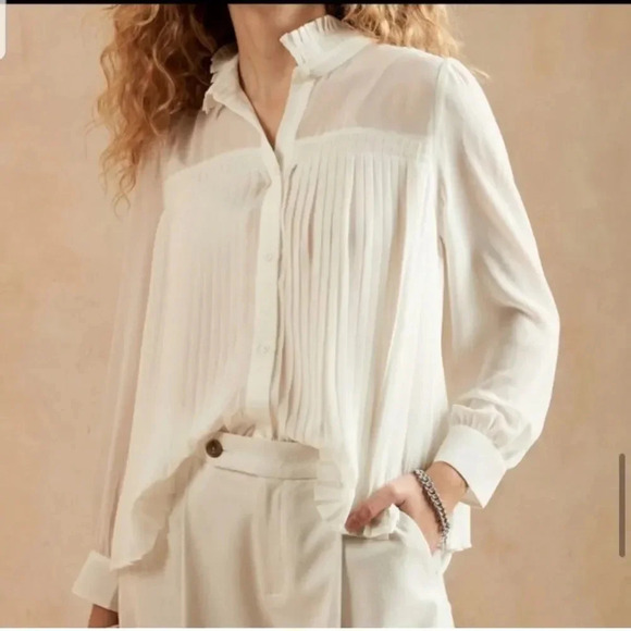 Banana Republic Chiffon Pleated Blouse - Picture 2 of 13